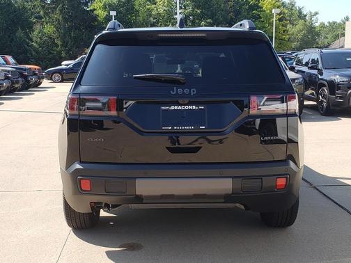 Diamond Black 2026 Jeep Cherokee LAREDO/LIMITED