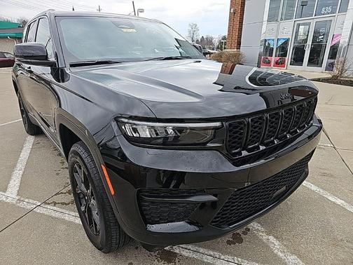 2024 Jeep Grand Cherokee Laredo