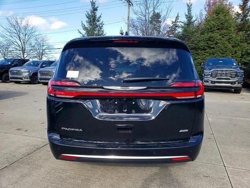 2026 Chrysler Pacifica Pinnacle