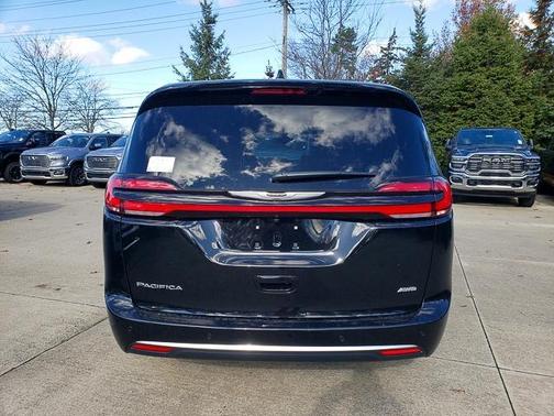 2026 Chrysler Pacifica Pinnacle