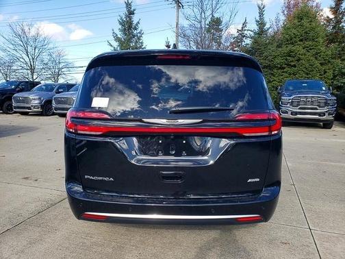 2026 Chrysler Pacifica Pinnacle