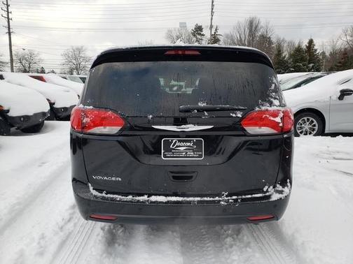 2026 Chrysler Pacifica Select