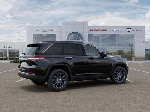 Diamond Black 2026 Jeep Grand Cherokee Sport
