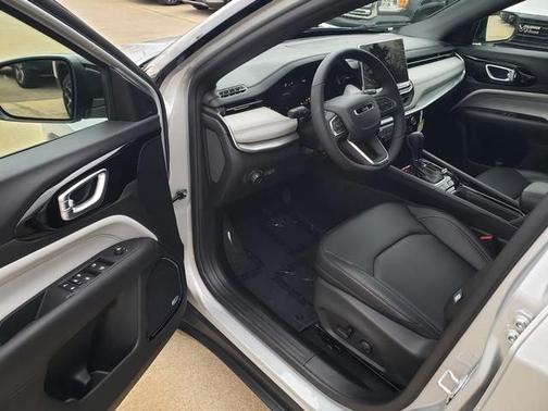 Silver Zynith 2026 Jeep Compass Limited