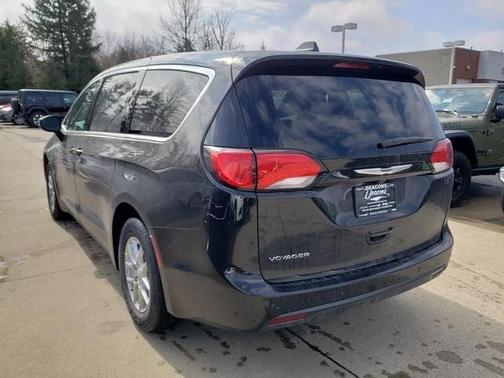 2026 Chrysler Voyager LX