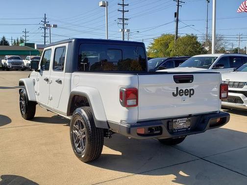 2025 Jeep Gladiator Sport