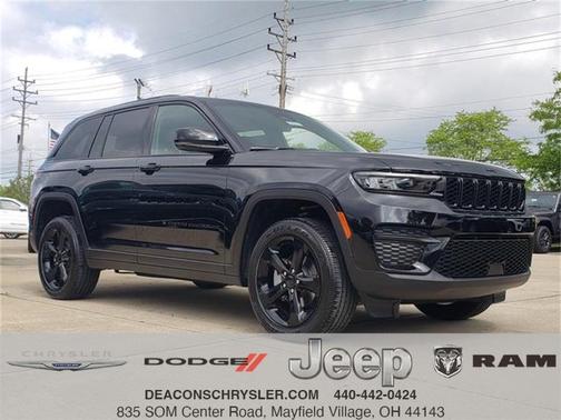 2025 Jeep Grand Cherokee Laredo