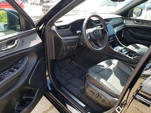 2025 Jeep Grand Cherokee Overland