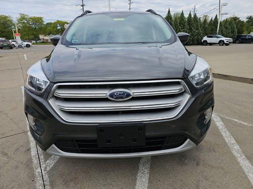 Magnetic 2018 Ford Escape SE