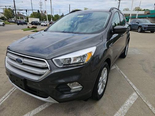 Magnetic 2018 Ford Escape SE