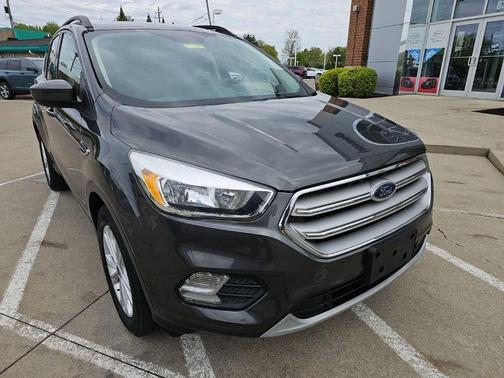 Magnetic 2018 Ford Escape SE
