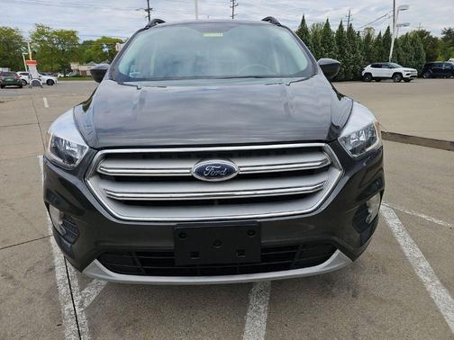 Magnetic 2018 Ford Escape SE