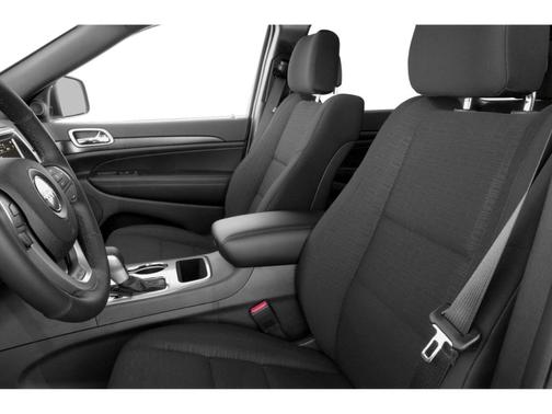 Bright White Clearcoat 2018 Jeep Grand Cherokee Laredo E