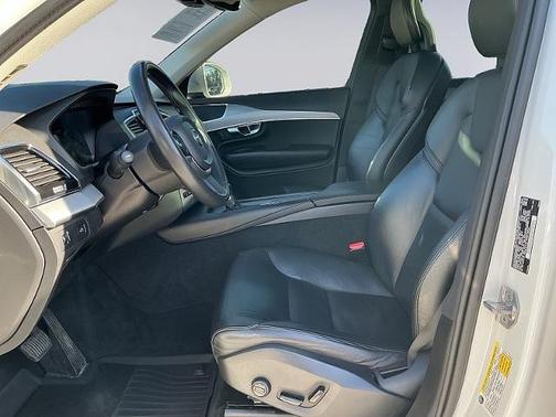 2021 Volvo XC90 T5 MOMENTUM 7 PASSENGER