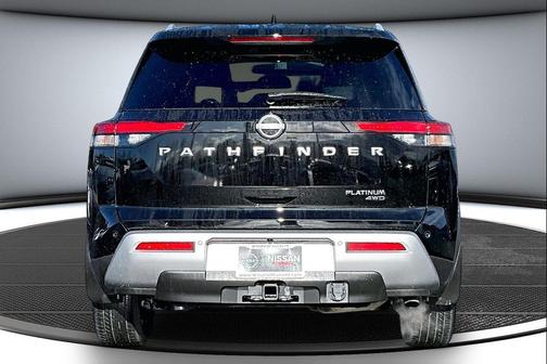 2025 Nissan Pathfinder Platinum 4WD