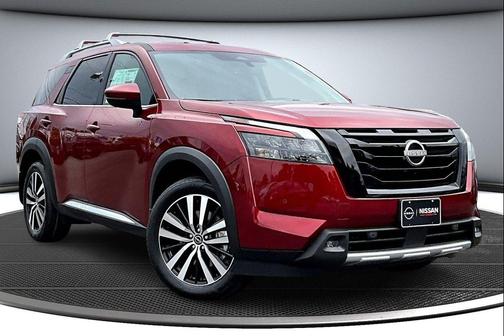2025 Nissan Pathfinder Platinum 4WD