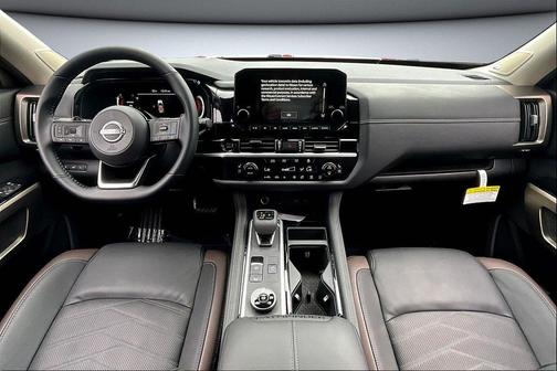 2025 Nissan Pathfinder Platinum 4WD