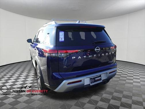 2025 Nissan Pathfinder Platinum 4WD