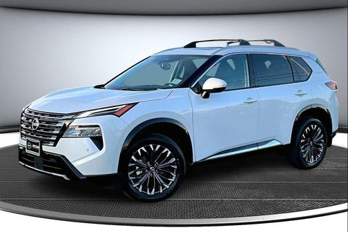 Everest White Pearl Tricoat 2026 Nissan Rogue Platinum