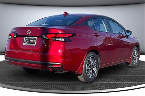 Scarlet Ember Tintcoat 2025 Nissan Versa 1.6 SV