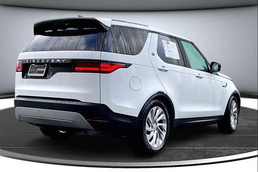 2024 Land Rover Discovery P300 S