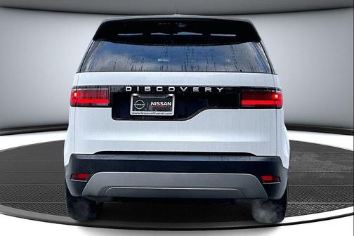 2024 Land Rover Discovery P300 S