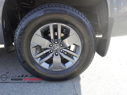 2025 Nissan Frontier SV