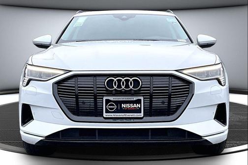 2021 Audi e-tron Premium Plus
