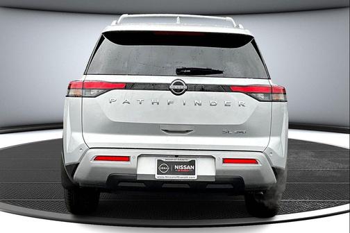 2025 Nissan Pathfinder SL 4WD