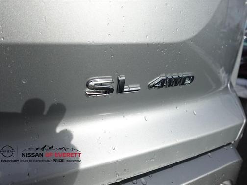 2025 Nissan Pathfinder SL 4WD