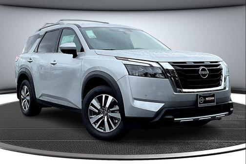 2025 Nissan Pathfinder SL 4WD