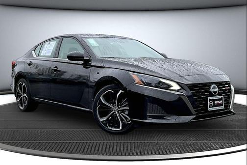 Super Black Clearcoat 2023 Nissan Altima SR Intelligent AWD
