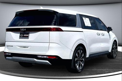 Snow White Pearl 2022 Kia Carnival EX