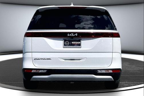 Snow White Pearl 2022 Kia Carnival EX