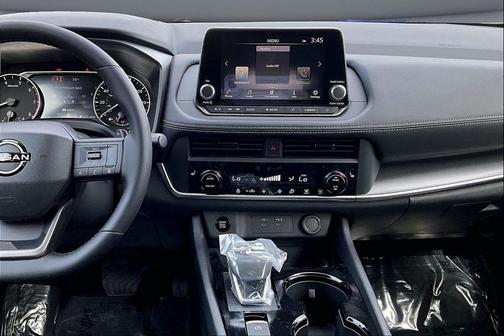 Everest White Pearl Tricoat 2026 Nissan Rogue Dark Armor