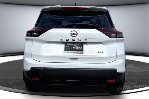Everest White Pearl Tricoat 2026 Nissan Rogue Dark Armor
