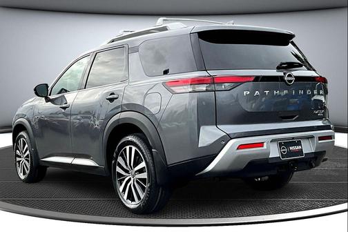 2025 Nissan Pathfinder Platinum 4WD