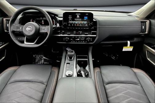 2025 Nissan Pathfinder Platinum 4WD