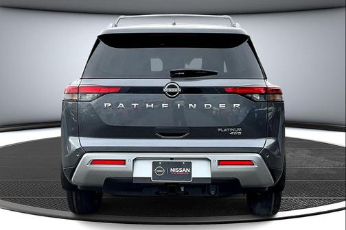 2025 Nissan Pathfinder Platinum 4WD