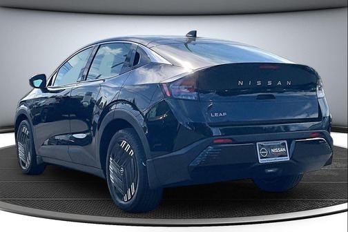 Black Diamond Pearl 2026 Nissan Leaf S+
