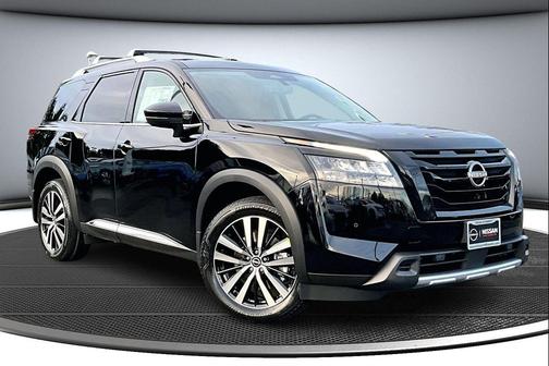 2025 Nissan Pathfinder Platinum 4WD