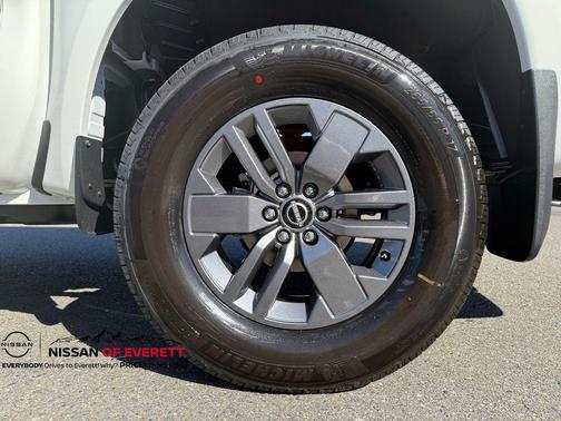 2025 Nissan Frontier SV
