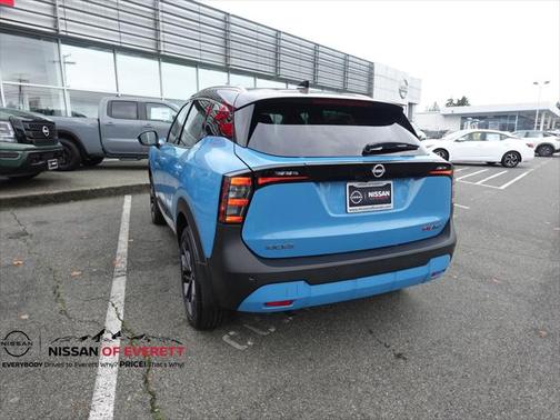 2025 Nissan Kicks SR