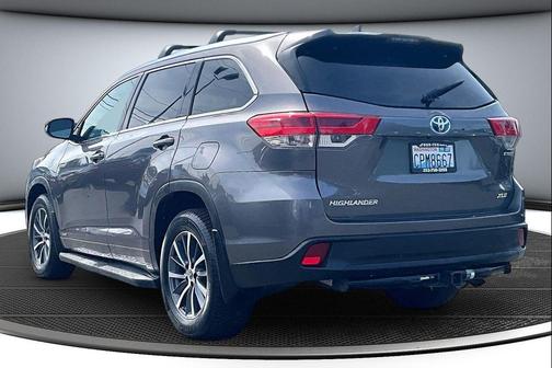 Predawn Gray Mica 2018 Toyota Highlander Hybrid XLE
