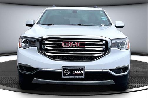 Summit White 2018 GMC Acadia SLE-2
