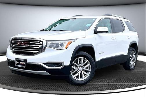 Summit White 2018 GMC Acadia SLE-2
