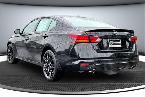 Super Black Clearcoat 2026 Nissan Altima SR AWD