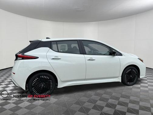 2025 Nissan Leaf SV PLUS