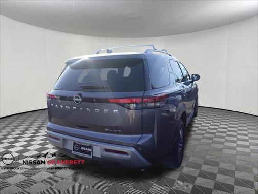 2025 Nissan Pathfinder SL 4WD