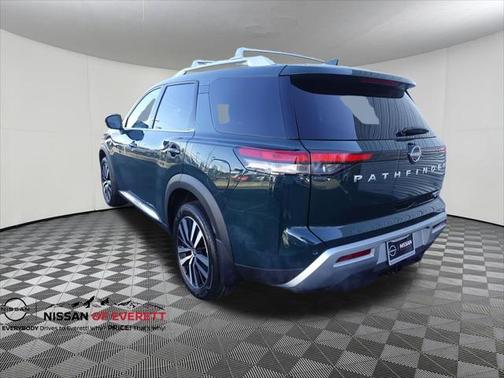 2025 Nissan Pathfinder Platinum 4WD